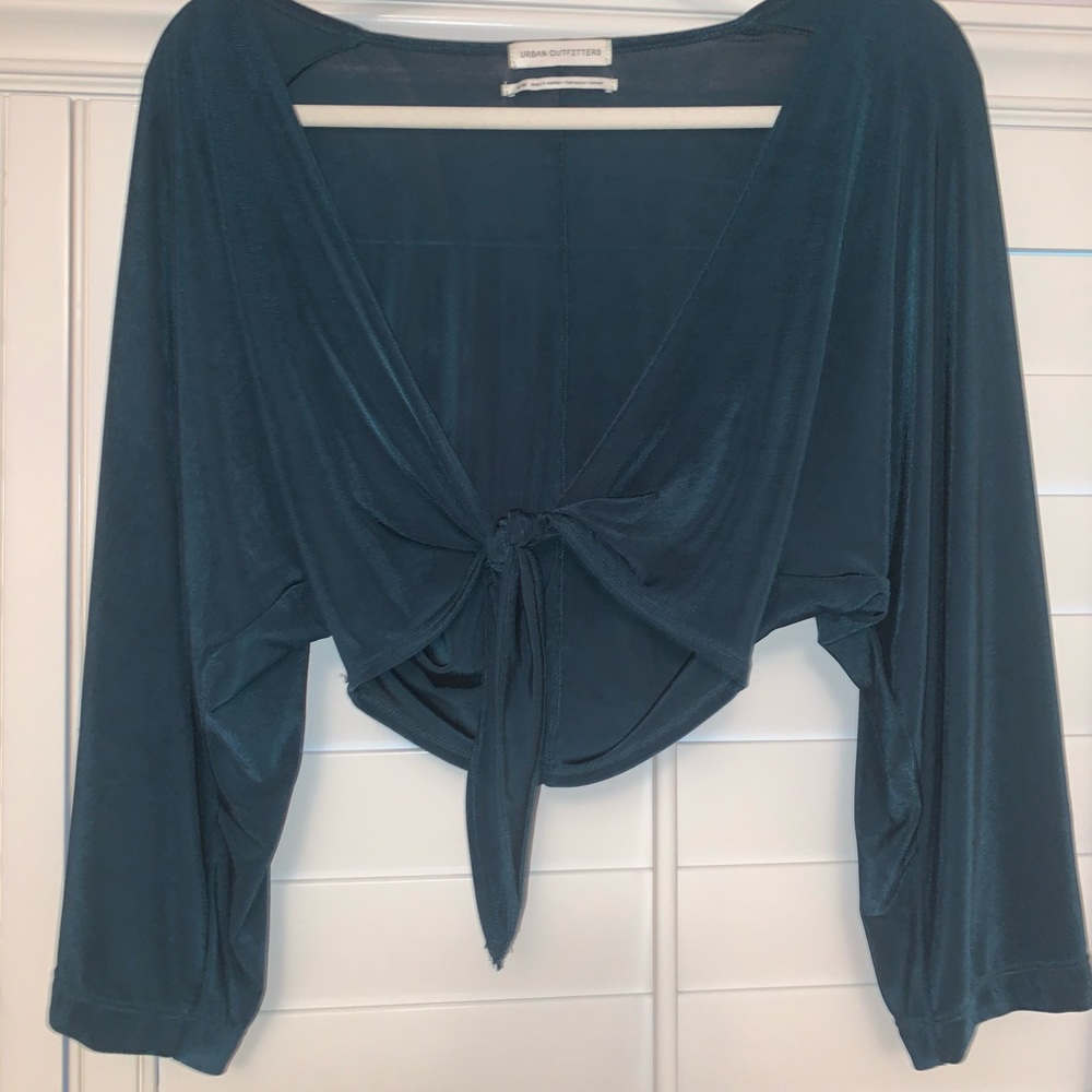 Emerald green light wear tie top